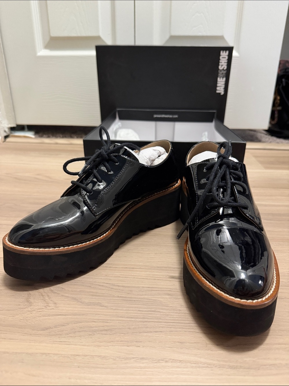 JANE AND THE SHOE Black Patent Platform Lace-Up Derby